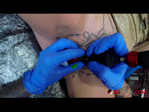 ❤️ Extrem tattooed Hottie Sully Savage krut en Tattoo op hirem Klitoris Just Porno op Porno lb.appassistance.ru ❌️